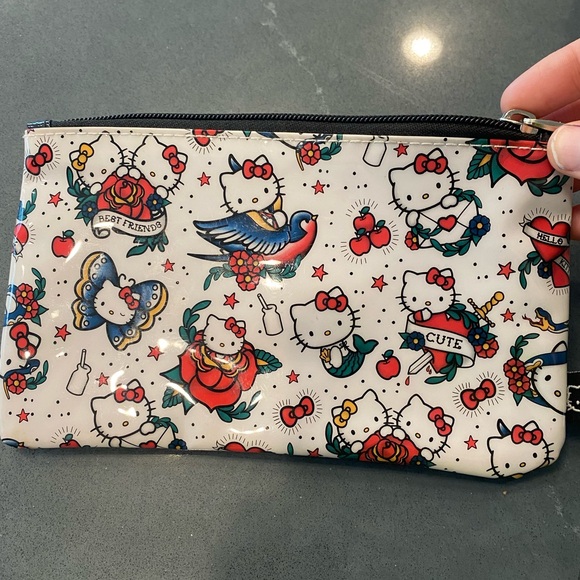 Loungefly Hello Kitty zipper pouch - Picture 3 of 7